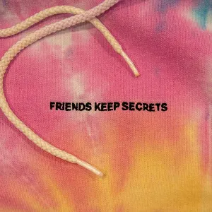 Pochette de FRIENDS KEEP SECRETS de benny blanco