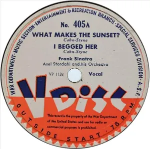 Pochette de What Makes the Sunset? / I Begged Her / Two Little Fishes and Five Loaves of Bread / Too‐Ra‐Loo‐Ra‐Loo‐Ral de Frank Sinatra