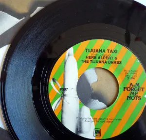 Pochette de Spanish Flea / Tijuana Taxi de Herb Alpert & the Tijuana Brass