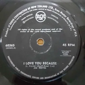 Pochette de I Love You Because / Memories Are Made of This de Jim Reeves