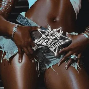 Pochette de Hot Body de Ayra Starr