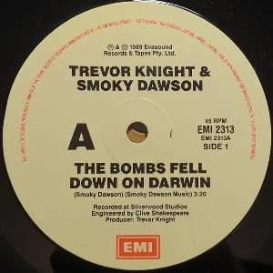 Pochette de The Bombs Fell Down on Darwin de Smoky Dawson