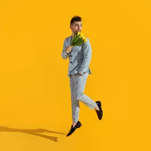 Pochette de Love Me Less de MAX