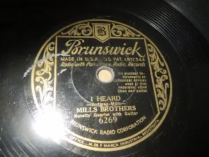 Pochette de I Heard / How Am I Doin', Hey, Hey de The Mills Brothers