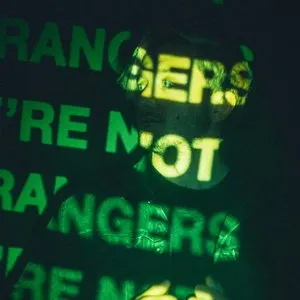 Pochette de We're Not Strangers de Ryan Oakes
