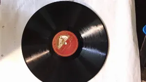 Pochette de A String of Pearls / Blue Rain de Glenn Miller and His Orchestra