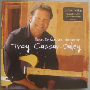 Pochette de Born to Survive: The Best Of (Deluxe Edition) de Troy Cassar-Daley