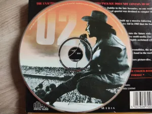 Pochette U2: Fully Illustrated Book & Interview Disc