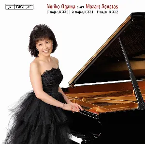 Pochette Noriko Ogawa Plays Mozart Sonatas: C major, K. 330 / A major, K. 331 / F major, K. 332