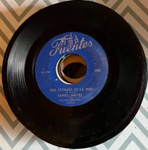 Pochette de Que extraña es la vida / Corazón no llores de Daniel Santos