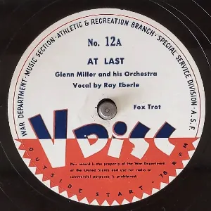 Pochette de At Last / Moonlight Mood de Glenn Miller and His Orchestra