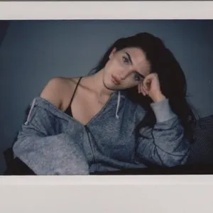 Pochette de The Hoodie Song de Mae Muller