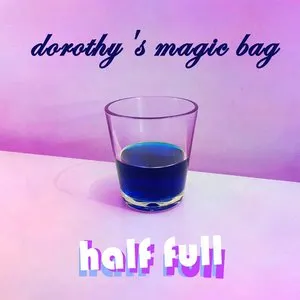 Pochette de Half Full de Dorothy’s Magic Bag