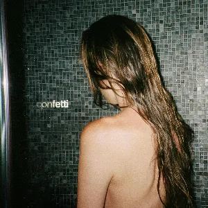 Pochette de Confetti de Charlotte Cardin