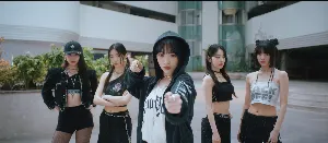 Pochette de 이브, 프시케 그리고 푸른 수염의 아내 de LE SSERAFIM