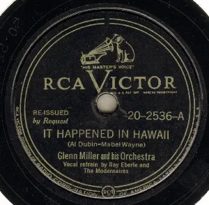 Pochette de It Happened in Hawaii / Moonlight Cocktail de Glenn Miller and His Orchestra