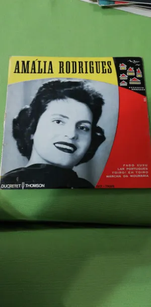 Pochette de Fado xuxu / Lar português / Toiro! Eh! Toiro! / Marcha da Mouraria de Amália Rodrigues