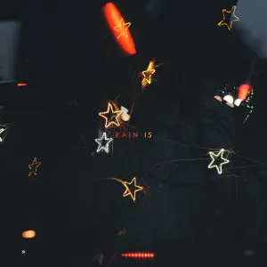 Pochette de Rain is de Izzamuzzic