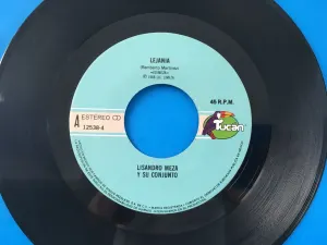 Pochette de Lejanía / Capullo de rosas de Lisandro Meza