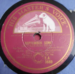 Pochette de September Song / Love Is Here to Stay de Artie Shaw and His Orchestra