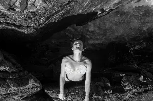 Pochette de Every One of Us Controls His Choices All Alone, So We're Not Living on a Diet of Prayer and Lore; The Human Race Has Done to One Another a Disservice, Hence We're Not Living a New Life on Earth Tonight at All de Wings of an Angel