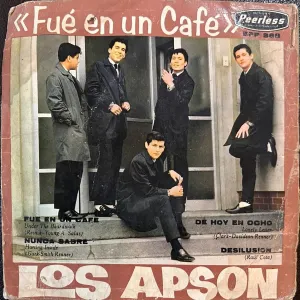 Pochette de Fué en un café de Los Apson