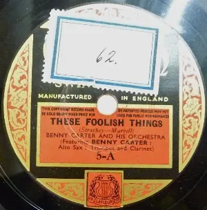Pochette de These Foolish Things / Swingin' the Blues de Benny Carter and His Orchestra