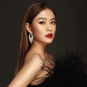 Pochette de Tiếng Đêm / Hãy Cứ Đón Lấy de Hoàng Thùy Linh