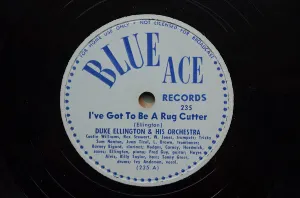 Pochette de I’ve Got to Be a Rug Cutter / Scattin’ at the Kit Kat de Duke Ellington and His Orchestra