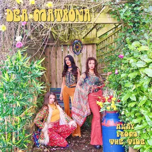 Pochette de Away From the Tide de Dea Matrona