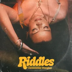 Pochette de Riddles de Clementine Douglas