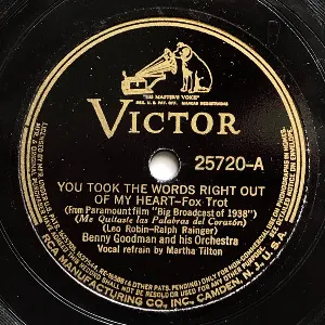Pochette de You Took the Words Right Out of My Heart / Mama, That Moon Is Here Again de Benny Goodman and His Orchestra