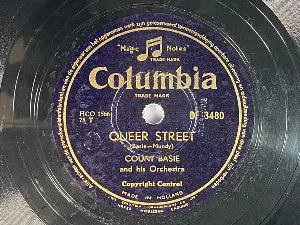 Pochette de Queer Street / Stay Cool de The Count Basie Orchestra - The Count Basie Orchestra