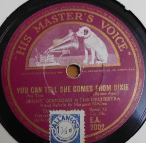 Pochette de You Can Tell She Comes From Dixie / Can't We Be Friends? de Benny Goodman and His Orchestra
