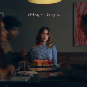 Pochette de biting my tongue de kenzie