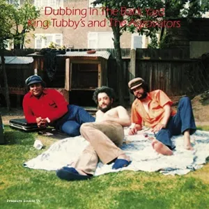 Pochette de Dubbing in the Backyard de King Tubby - The Aggrovators
