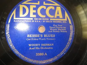 Pochette de Bessie's Blues / Music by the Moon de Woody Herman and His Orchestra