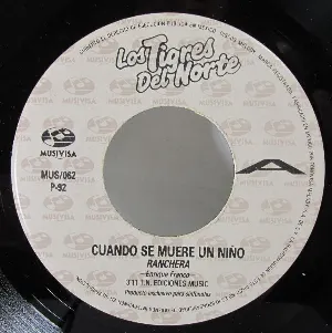 Pochette de Cuando se muere un niño / Cruz de palo de Los Tigres del Norte