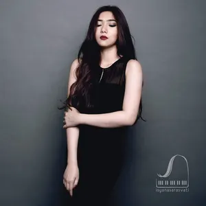 Pochette de Tetap Dalam Jiwa de Isyana Sarasvati