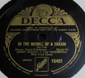 Pochette de In the Middle of a Dream / The Lady's in Love With You de Jimmy Dorsey and His Orchestra - Bob Crosby and His Orchestra